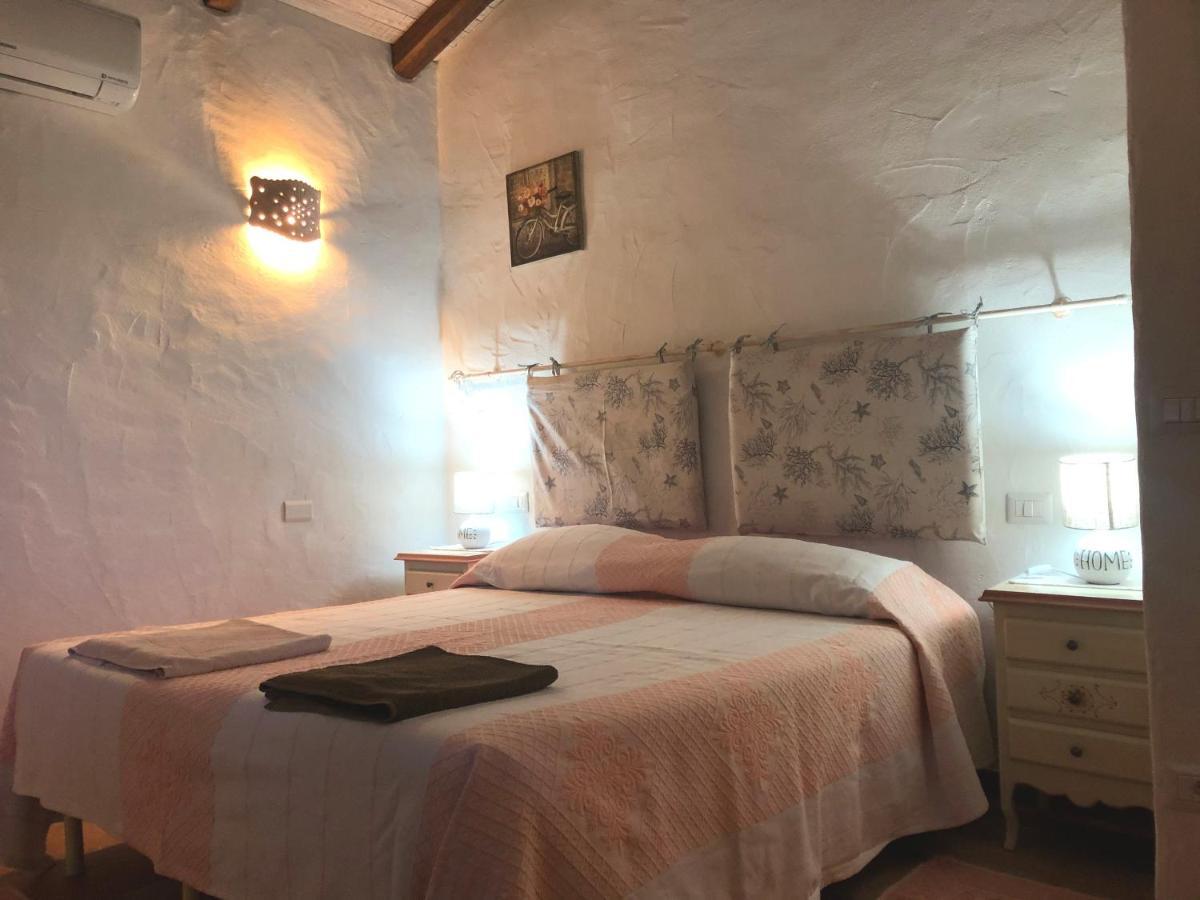 Agriturismo Fioredda Aglientu Eksteriør billede