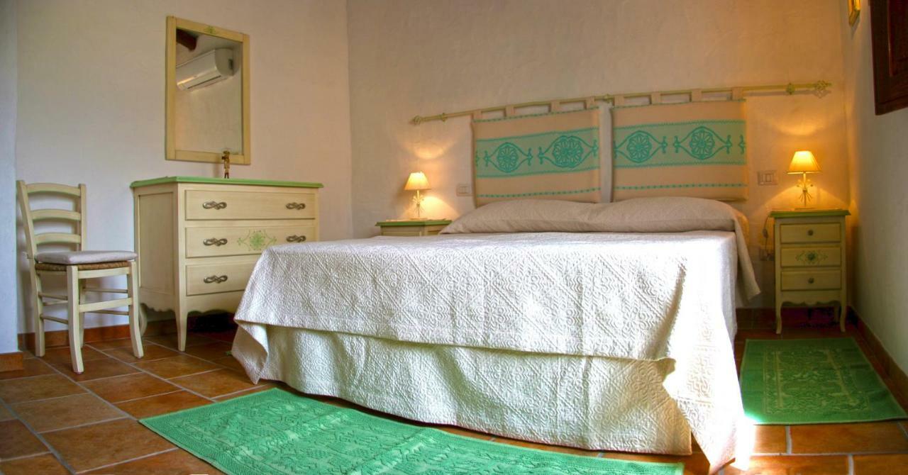 Agriturismo Fioredda Aglientu Eksteriør billede